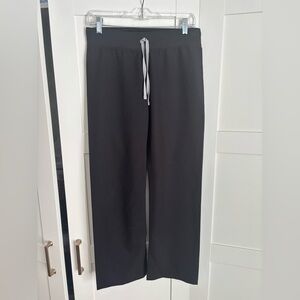 Figs Black Technical Scrub Pants in Black  XS Straight Leg